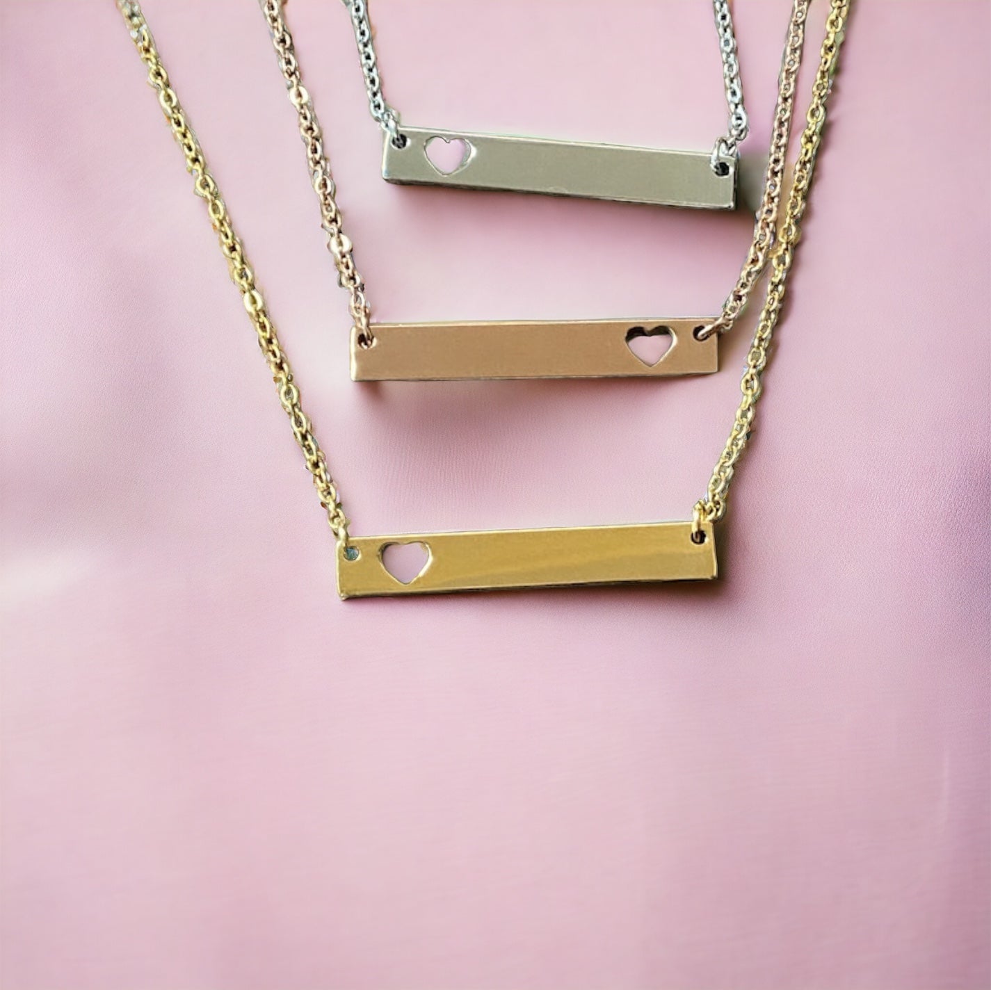 Heart cut out bar necklace