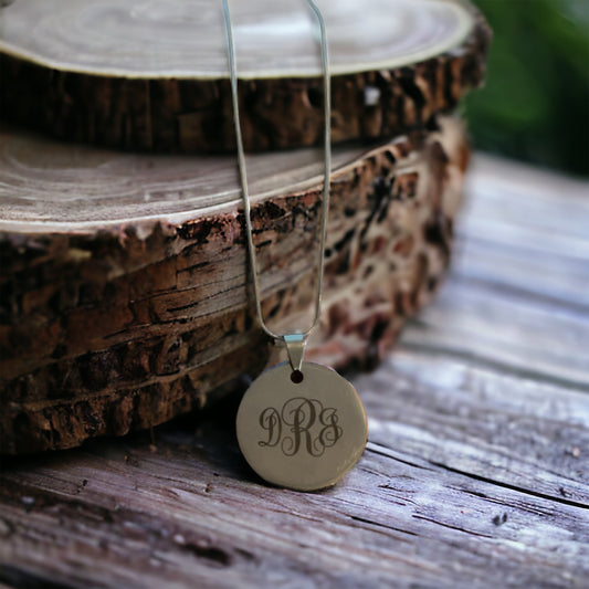 Personalized stainless steel circle pendant